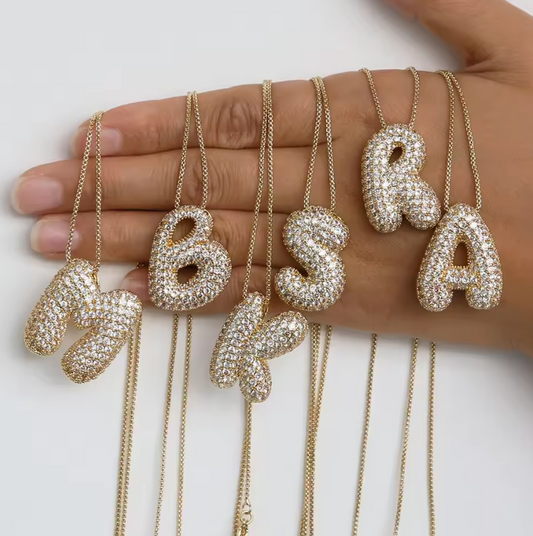 Collier initial