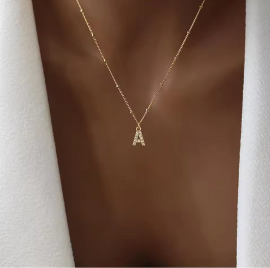 Collier initial